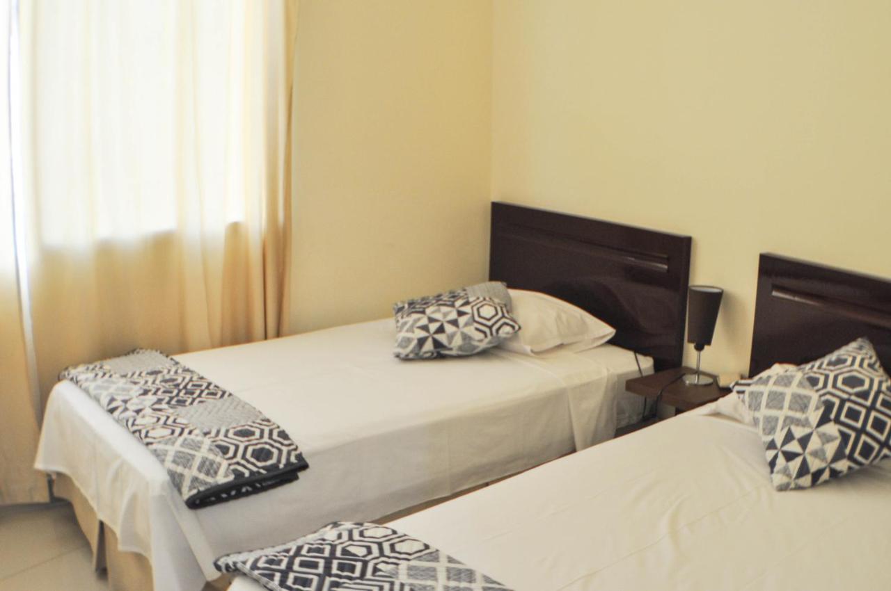 Garzota Suites Airport Balcony Гуаякуил Екстериор снимка